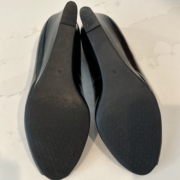 Tory Burch Jade Black Patent Peep Toe Wedge Heels 9 1/2 - Picture 7 of 8